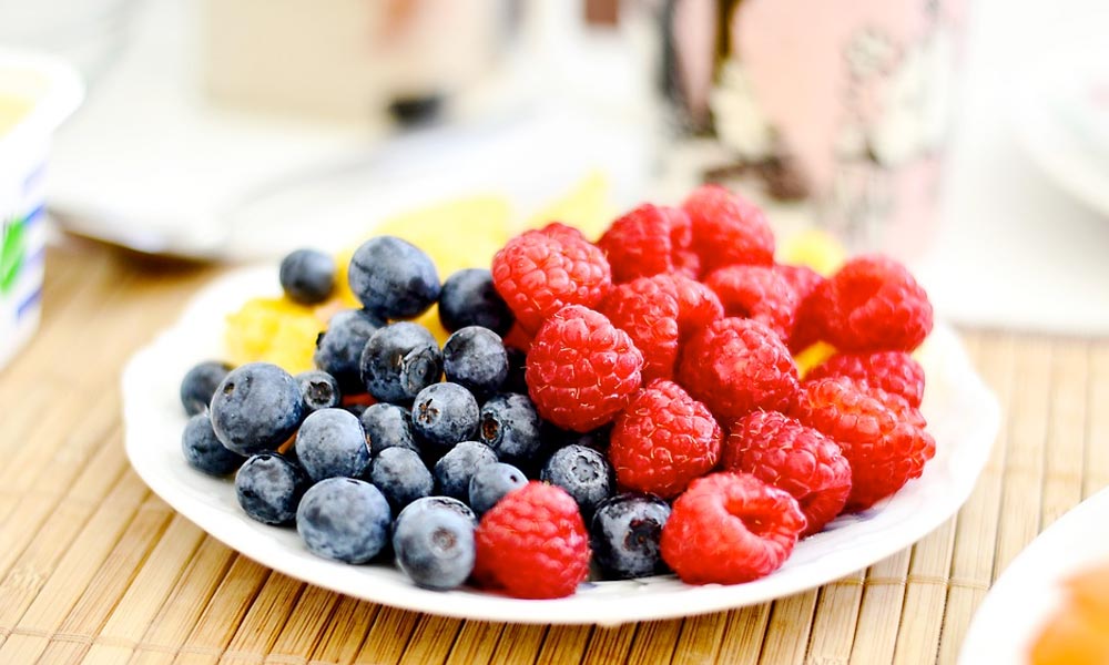 Healthy snacks for kids: 10 child-friendly tips